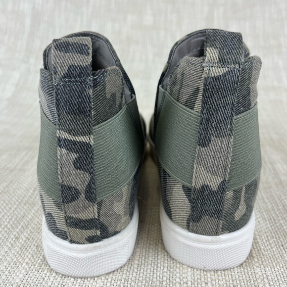Soda Diana Camo Slip On Wedge W size 6 - Picture 4 of 7